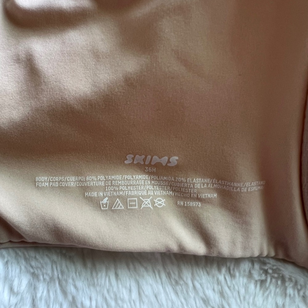 SKIMS Fits Everybody T-Shirt Bra Sand 36H Underwire Molded Cup BR-UWR-2294 NEW - Picture 7 of 10